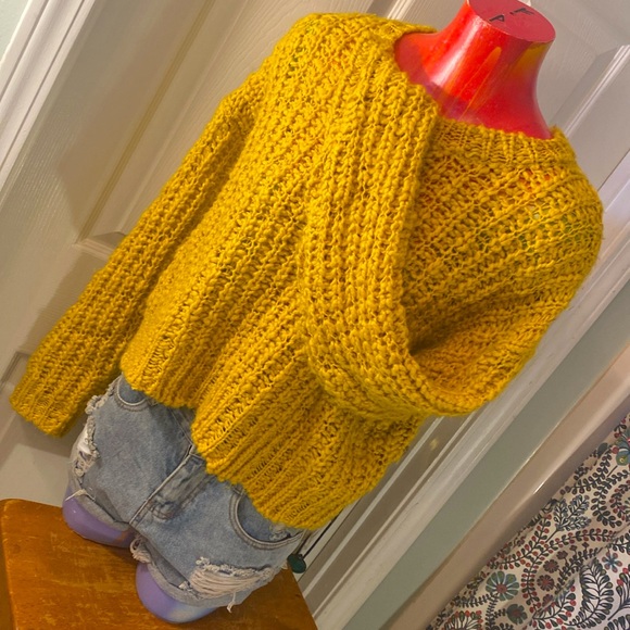 Forever 21 Yellow Chunky Knit Crew Neck Sweater - Picture 5 of 11